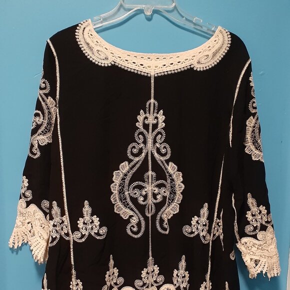 Ultra Pink Lace Embellished Top, Scoop Neck, 3/4 Sleeves, Sizis e L - Picture 1 of 10